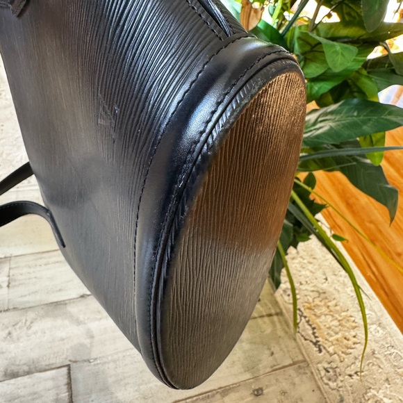 Louis Vuitton 💫 Epi Leather Bag 💫 - Picture 6 of 14